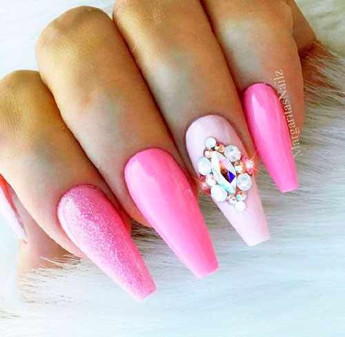 фото дизайна ногтей с розовым гель лаком