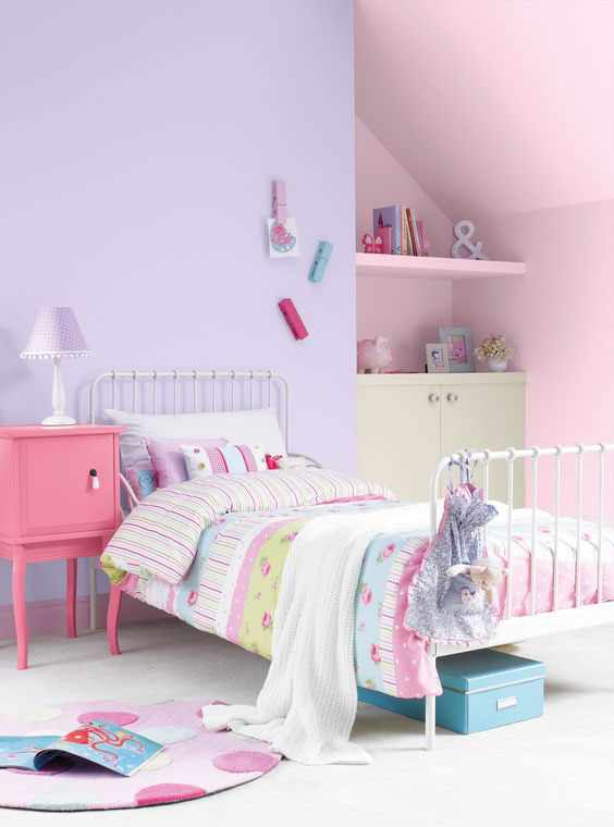 фотография фиолетовой комнаты ребенка