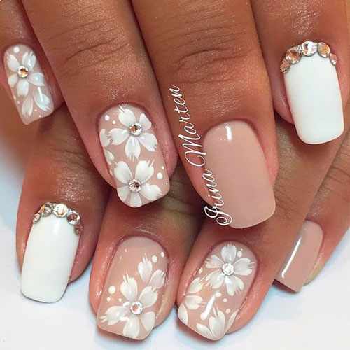 романтичный дизан ногтей с белыми цветами