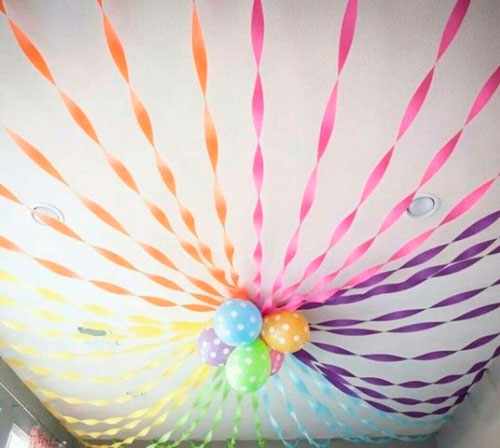 украшение потолка лентами на детский день рождения