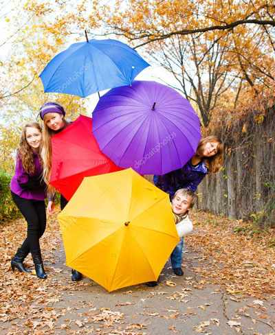 Фотосессия на природе осенью идеи с зонтиком