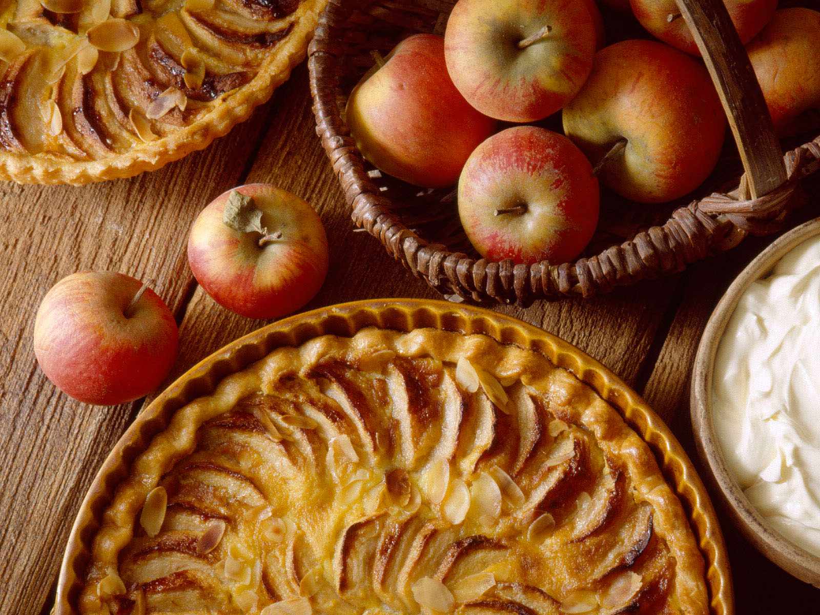 Осенний пирог с яблоками