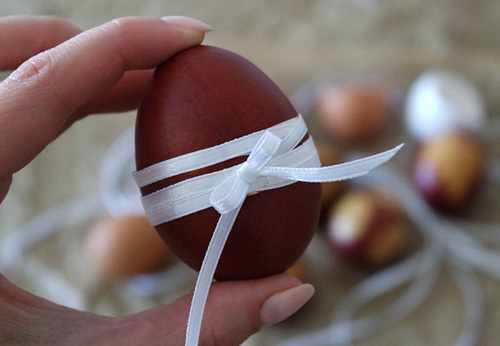 как украсить яйца кружевом на Пасху 3