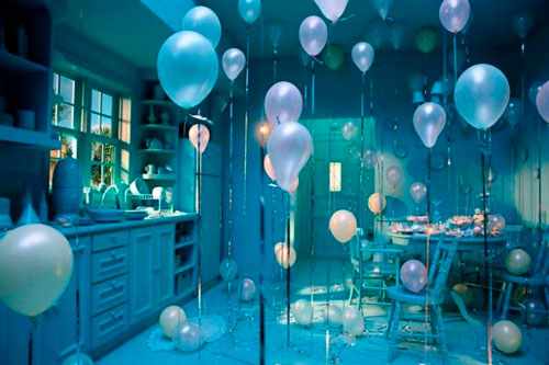 украшение комнаты на день рождения в синем цвете