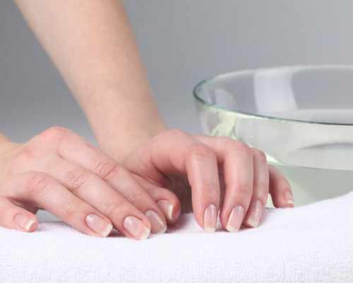 Очищающая и укрепляющая ванночка для ногтей