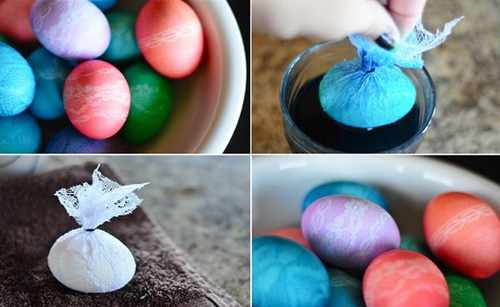Покрасить яйца с помощью луковой шелухи и кружев 3