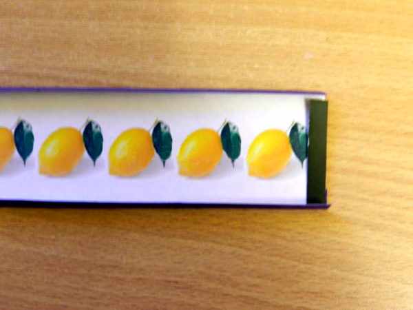 Короткая полоска с изображением лимонов