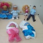 Гендерный уголок: куклы-мальчики и куклы-девочки