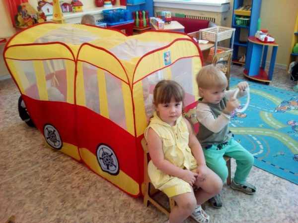 Дети в роли водителей автобуса