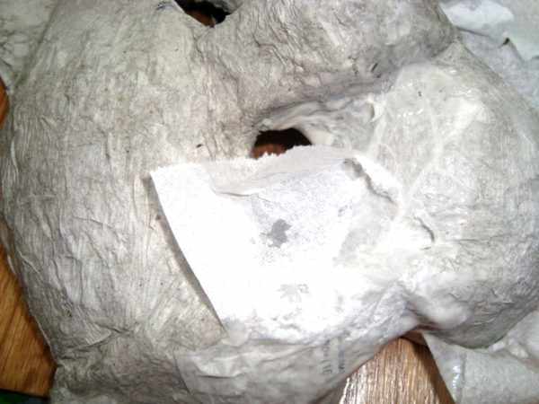 Проклеивание маски туалетной бумагой