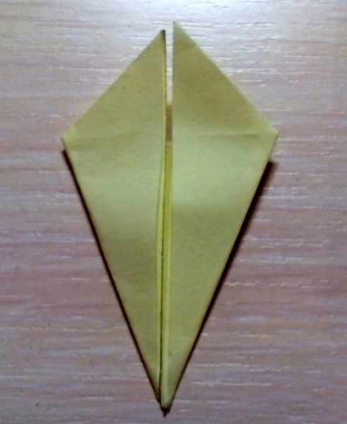 Ромб, сложенный в технике оригами