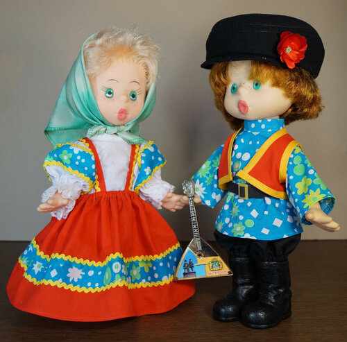 Куклы Иван и Марья в русских народных костюмах