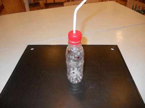 Пластиковая бутылка с фейерверком