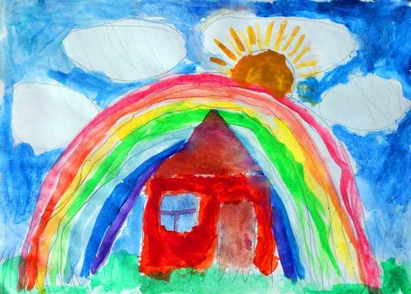 Детский рисунок: домик, радуга, солнце