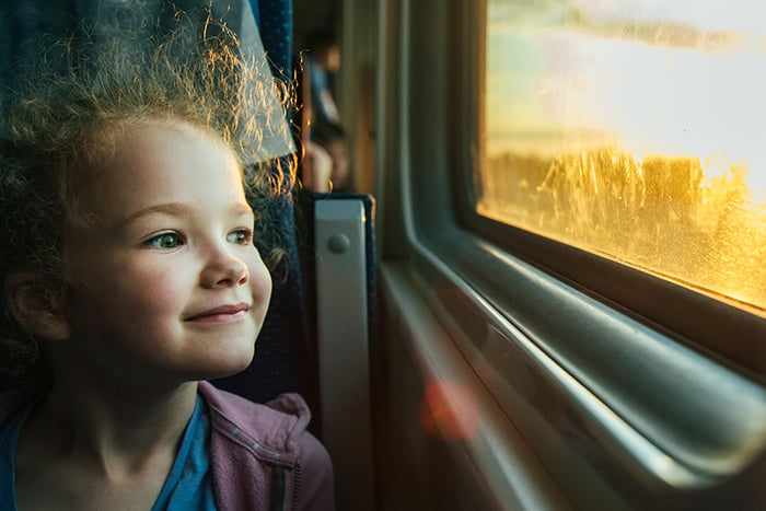 Ребенок в поезде
