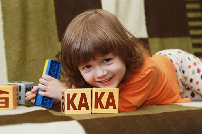 Ребенок с кубиками Зайцева