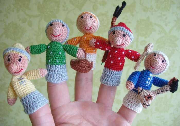 Вязанные куклы на пальцах