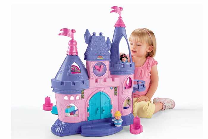 Девочка с игрушечным замком