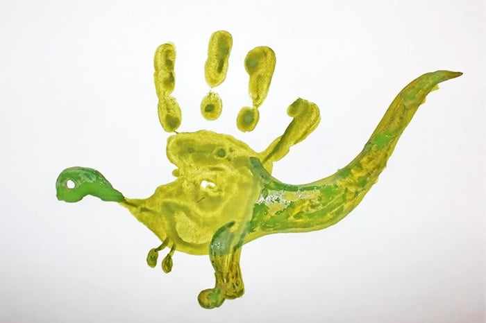 Динозавр из отпечатка ладони