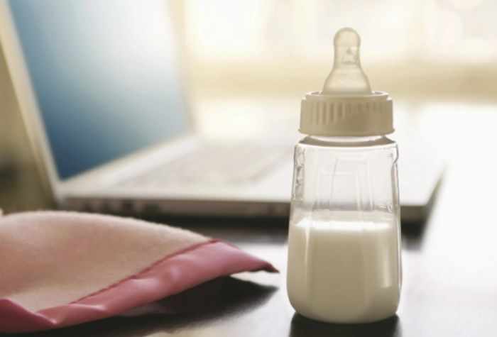 Бутылка с молоком