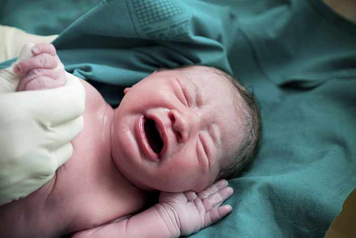 Первые минуты жизни новорожденного