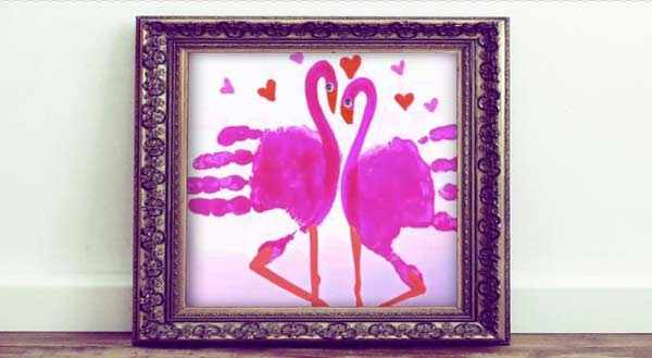 рисуем ладошками фламинго
